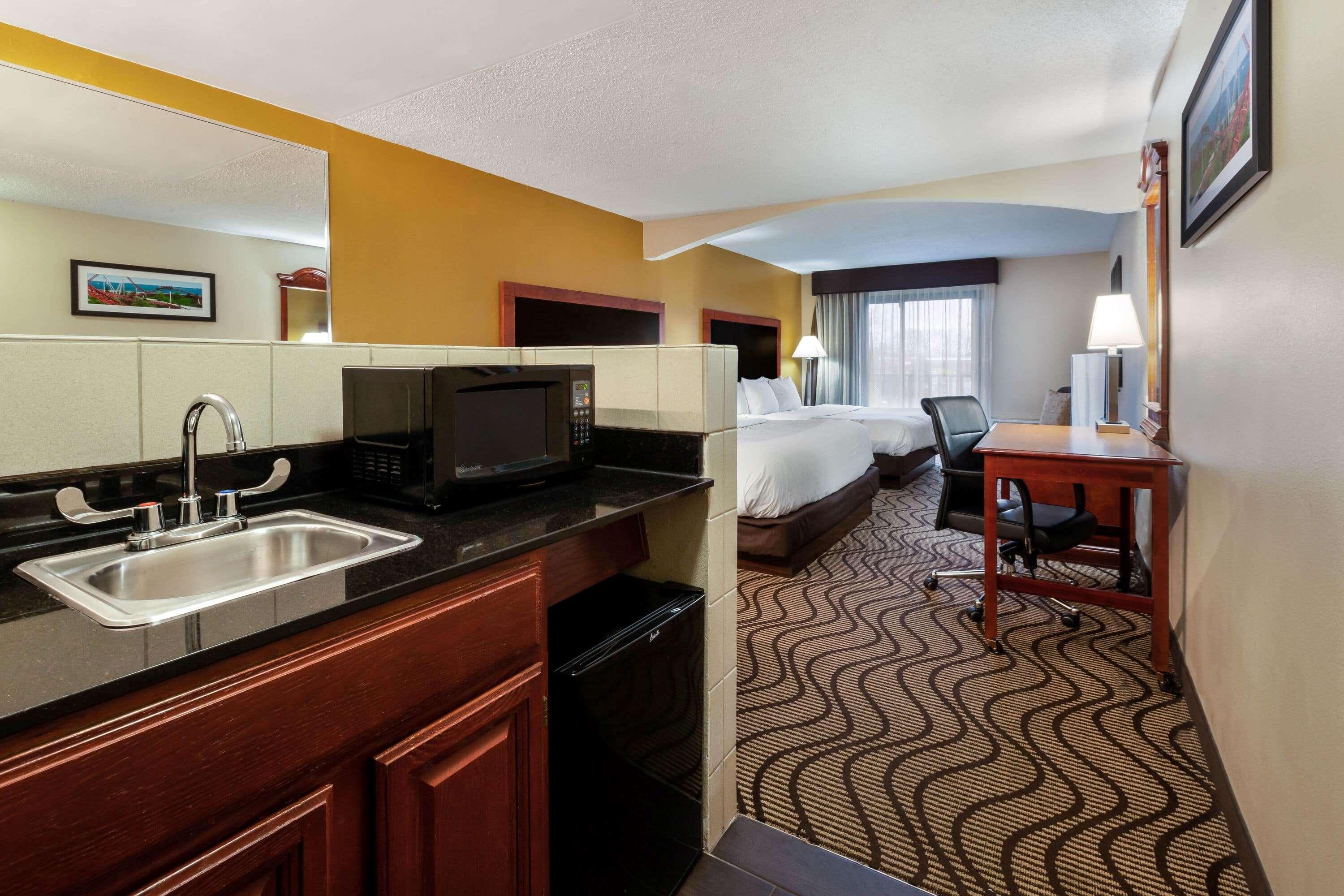 La Quinta Inn By Wyndham Sandusky Near Cedar Point Eksteriør bilde