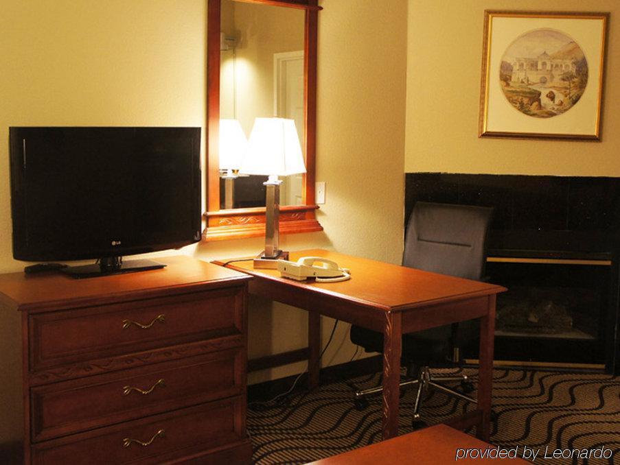 La Quinta Inn By Wyndham Sandusky Near Cedar Point Eksteriør bilde