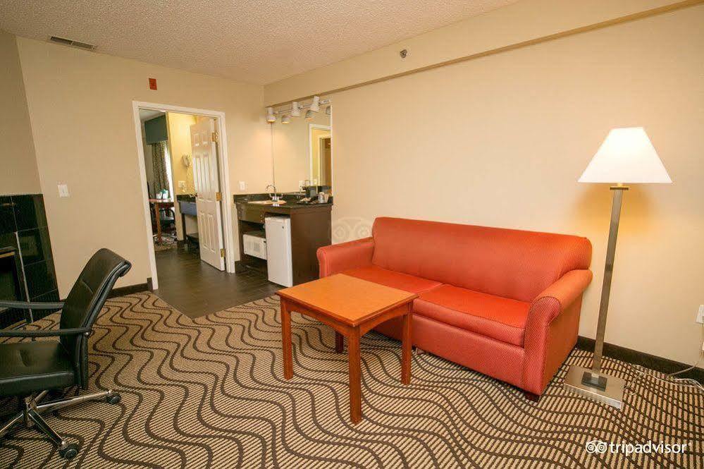 La Quinta Inn By Wyndham Sandusky Near Cedar Point Eksteriør bilde