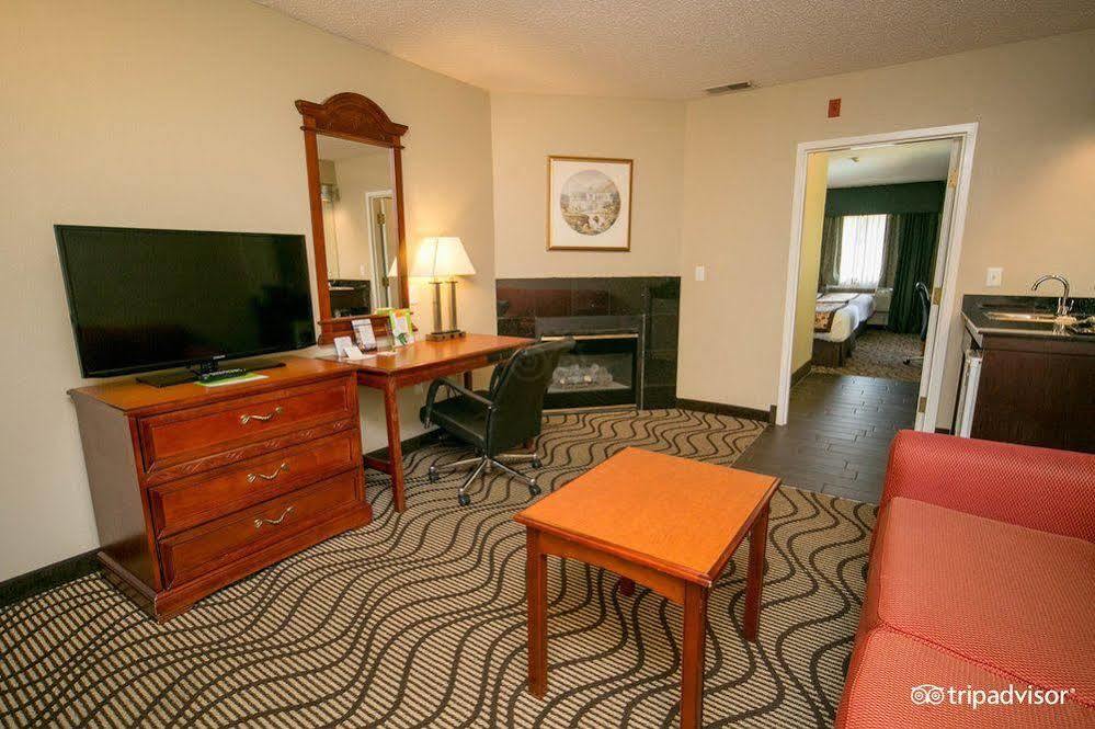 La Quinta Inn By Wyndham Sandusky Near Cedar Point Eksteriør bilde