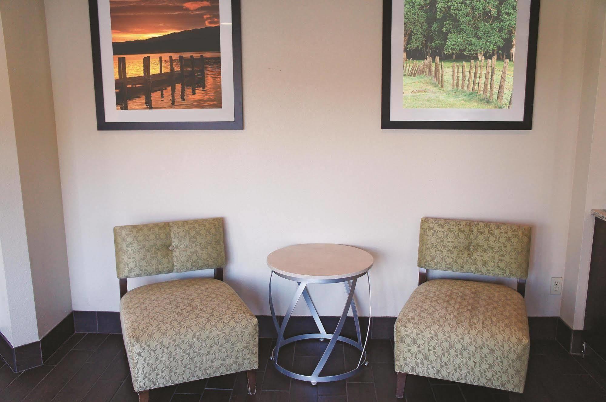 La Quinta Inn By Wyndham Sandusky Near Cedar Point Eksteriør bilde